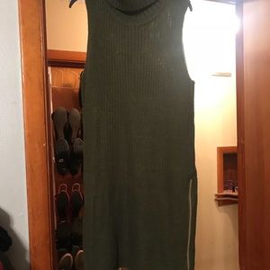 Sold ‼️ Derek heart plus olive green with zippers